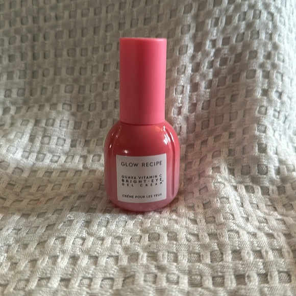 Glow Recipe Guava Vitamin C Eye Gel Cream - Picture 2 of 2